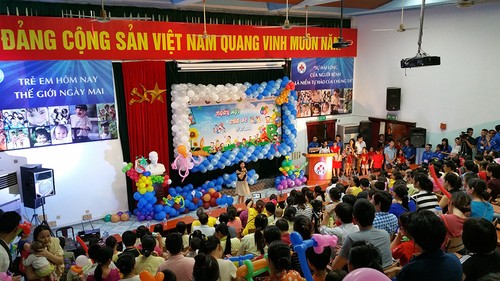 Праздничные мероприятия в Ханое по случаю Международного дня защиты детей - ảnh 1